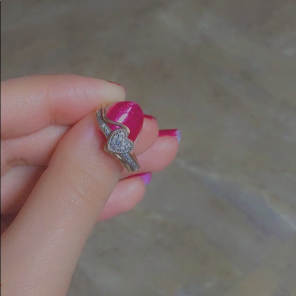 10k Gold Heart Ring